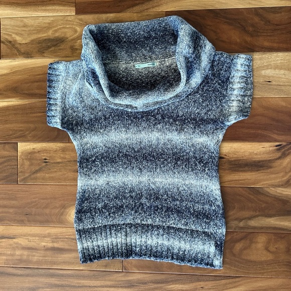 Maurice’s Knit Striped Cowl Neck Short Sleeve Sweater size Small - Picture 1 of 3